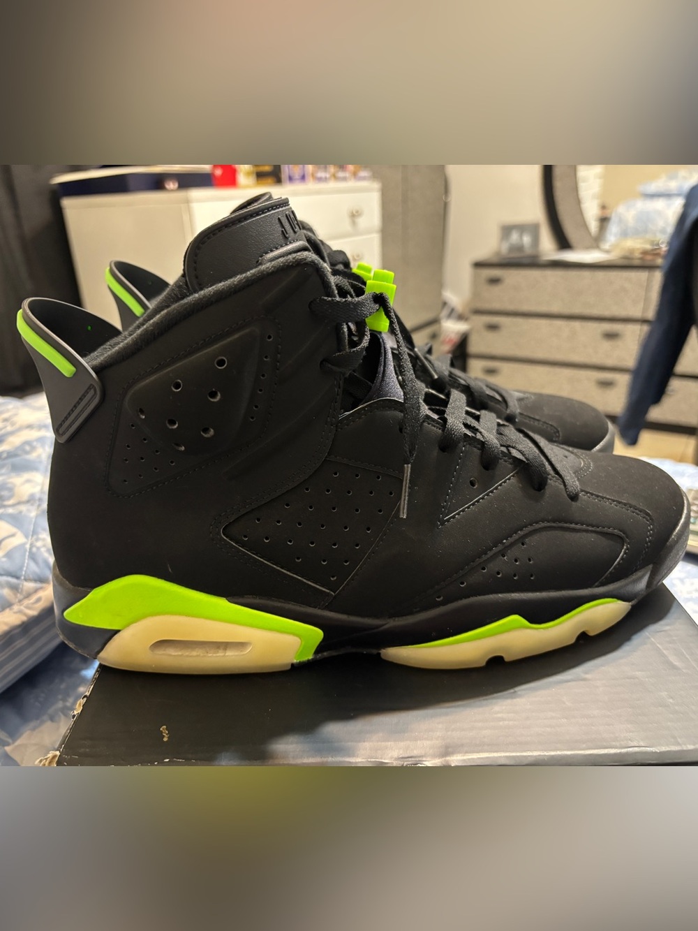 Air Jordan 6 Retro Black and Electric Green Men’s 11.5 in OG Box